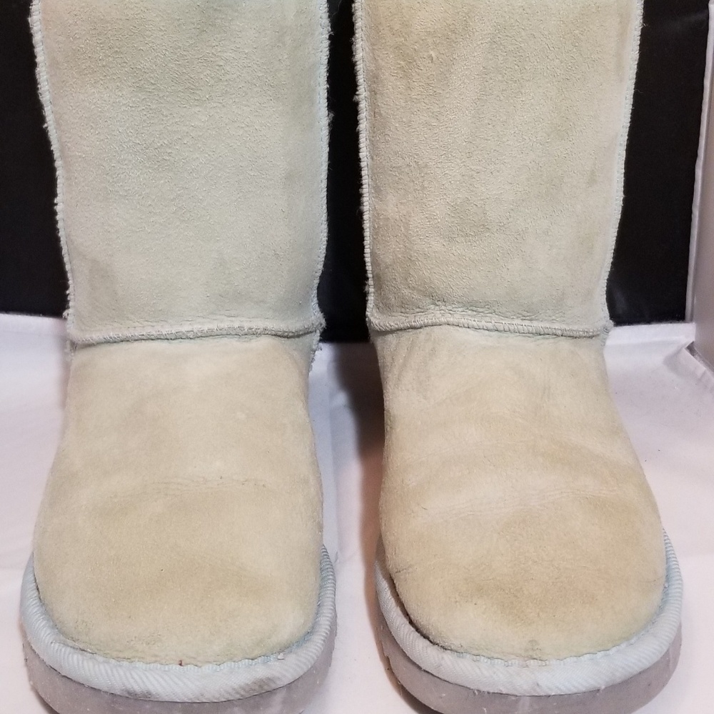 Classic Short UGG Boots - Size: W7 - Mint Green